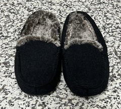 Cat & Jack Kids Youth Size 2/3 Black Slip On Faux Fur Lined Comfort Slippers New