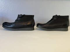 Clarks Wallabee Boot Smooth Black Leather Size 2.5 KIDS / JUNIORS