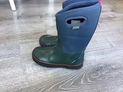 BOGS youth 4 solid navy blue lined waterproof Classic high winter snow boots
