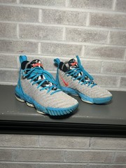 Nike LeBron XVI GS South Beach Light Bone Tour Yellow AQ2455-076 Youth Size 4.5