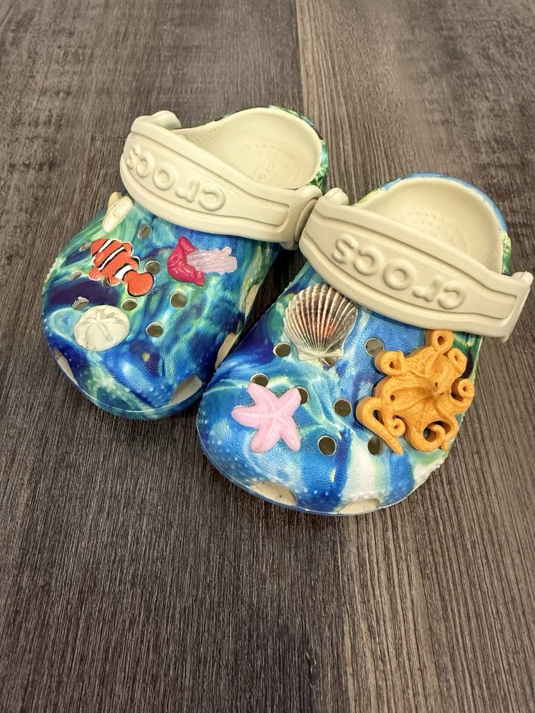 CROCS OCEAN Nemo Octopus clog shoe Kids Shark tooth Unisex Size 4C