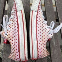 Converse Chuck Taylor All Star Juniors White Red Heart Low Shoes Size 2 *read*