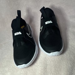Nike Black White Slip-On Lightweight Logo Low Top Unisex Kids Athletic Sneakers