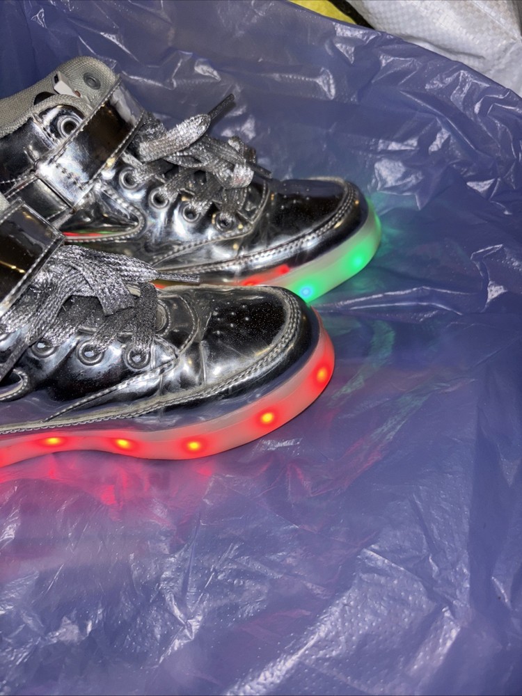 Metallic Light Up Shoes Size 1 Unisex