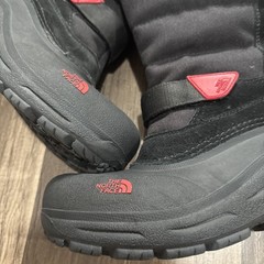 The North Face Pull On Snow Boots Unisex US 4 Black Red Waterproof Insulated