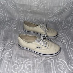 VANS Custom Series Classic Off-White Kids sz.13 Clean!