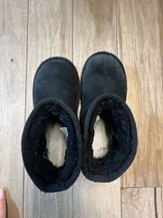 UGG Classic Mini Platform Kids 13 Black Suede Boots 1143700K-BLK Lined DWA594
