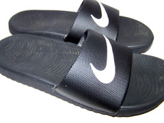 Nike Sandals Benassi Slides Black White Swoosh Women’s 5 Youth 3Y 819352-001 BTS