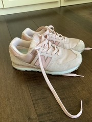 New Balance 574 Kids Size 2 Dusty Pink Sneakers