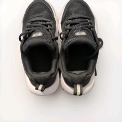 Under Armour Grade School Assert 10: Running Shoe Black-White 4.5y Pre owned