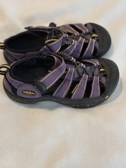 KEEN Newport H2 Youth Size 1 Purple Yellow Waterproof Hiking Water Sandals