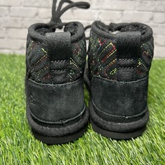 UGG NEUMEL II GRAPHIC STITCH BLACK CHUKKA SUEDE BOOTS KIDS SIZE 2