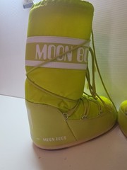 Moon Boot Green Unisex Snow Boot Water Resistant Mid-Calf Nylon (sz 7-8.5)