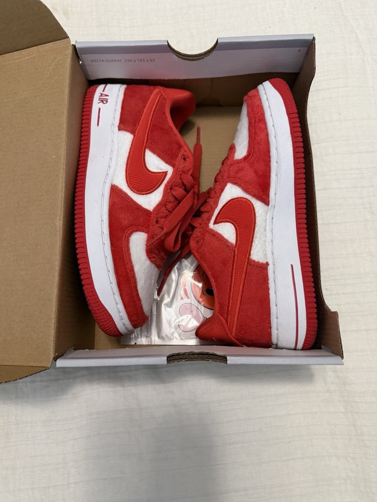Nike Air Force 1 Low Valentines Day Fleece 2024 Size 2 Youth ( Little Kid )