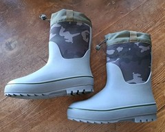 SHOWAVE Kids 6 Waterproof Boots Deck/Fishing Boots Excellent Condition