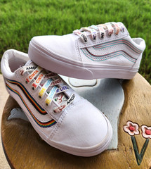 Vans Low „PRIDE“ BRAND NEW PS 2Y