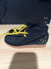 CLARKS Kids Wallabee Mist Suede Pokémon Pikachu Edition Kids Size US 13.5 W