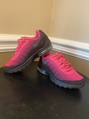 Nike Air Max Invigor Schuh für ältere Kinder – Schwarz Sz 4.5Y