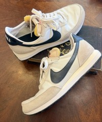 Nike Waffle Trainer 2 Unisex Size 6.5 Youth Black And White