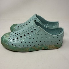 Native Jefferson Piedmont Blue Shell Minty Pearl Gloss Kids Junior Shoes Sz J1