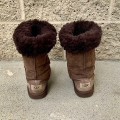 UGG AUSTRALIA Classic Tall Shearling Boots Kids 3 Euro 33 11″ Chocolate Brown