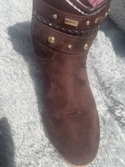 kids boots size 1