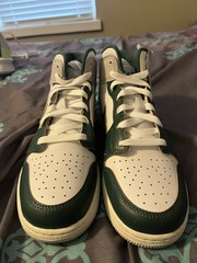 YOUTH BOY Big Kid’s Jordan 1 Mid SE White Oxidized Green Sail FQ8088-103 JV2 6.5