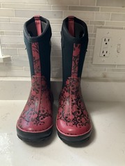 Bogs Classic – Skulls Sz 1 Waterproof Winter Insulated -30F Pull On Boots NICE!