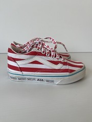 VANS Old Skool Shoes Where’s Waldo Wally Limited Edition Kids Size US13 Like NEW