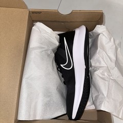 Nike Star Runner 3 Low Black Dark Smoke Grey – Size 6Y (Boys)