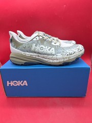 Hoka Y Speedgoat 6Y/7.5 Size 7MD