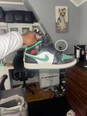 Nike Air Jordan 1 Mid GS Black Pine Green Size 6.5Y Women’s 8