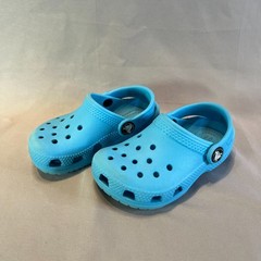 Crocs Classic Clogs Kid 7 Blue Perforated Iconic Comfort Round Toe Slip On Shoes