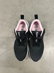 Nike Star Runner 3 Black and Pink Size 2