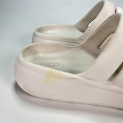UGG Sport Yeah White Lightweight Pool Water Resistant Slide Sandals Youth Sz 2