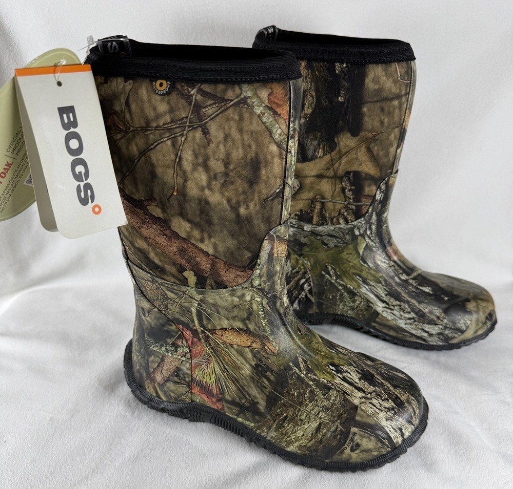 Bogs Classic High Boots Youth Size 4 Camo Waterproof Rain Snow 61672-973