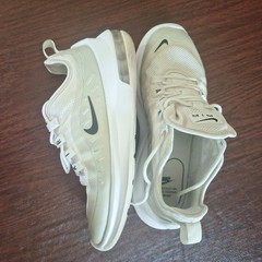 Nike Sneakers Air Max Axis size 6