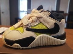 Size 5C- Travis Scott Jumpman Jack TR (TD) „Bright Cactus“ Preowned