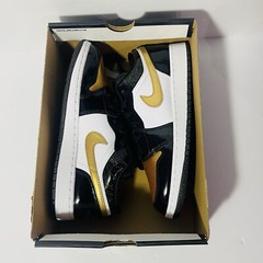 Size 6.5 (GS) – Jordan 1 SE Low Gold Toe