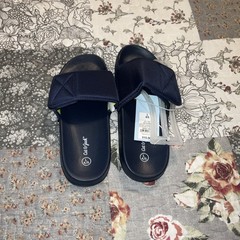 Cat& Jack Kids Size Large 4/5 Slides Navy Blue