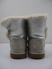 Girls 4 M UGG Bailey Button Metallic Silver Boots Sheepskin Shearling Fur Winter