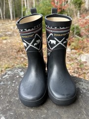 Pendleton Child’s Boots Size 11-12 Lost Trail Mid Boot Black w/Bears New In Box