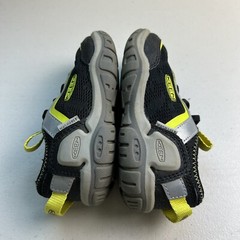 Keen Knotch Tracer Sneakers Size 9