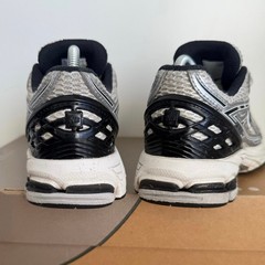 New Balance 1906 R Metallic Black/Silver Kids Sneakers – SZ 4 Y- 5.5 W