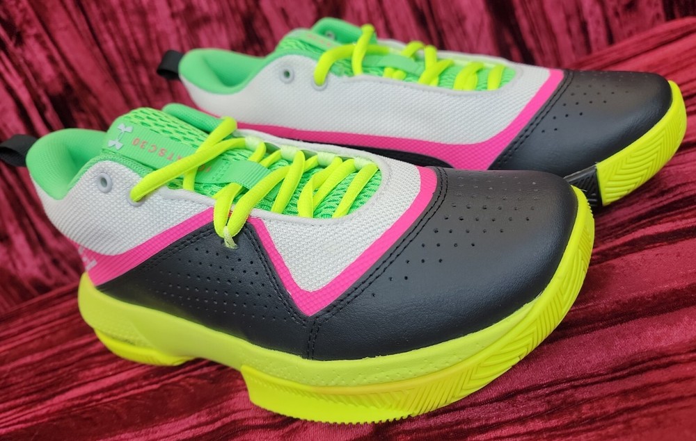 NEW kids under armour gs sc 3zero iv Kids Size 5Y (3023918 102) no box women 6.5