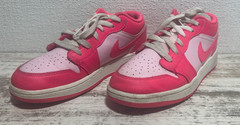 NIKE Air Jordan 1 Low Hyper Pink Model 553560-661 Size 5Y Valentines Day