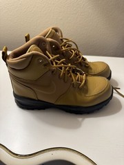 Nike Manoa LTR Boots Shoes (PS) School Kids Youth Size 4Y BQ5373-700