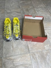 Nike P-6000 Lightning Metallic Silver GS Shoe Size 4Y Yellow HV5064-701 NWT
