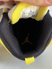 NIKE AIR JORDAN Pro Strong DC7909 107 Pre-School Kids White/Yellow SIZE 2.5Y