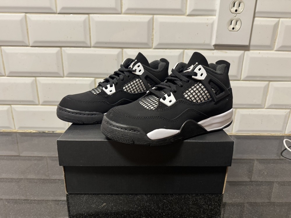 Nike Air Jordan 4 Retro ‚White Thunder‘ PS Size 2.5Y FV4537-001